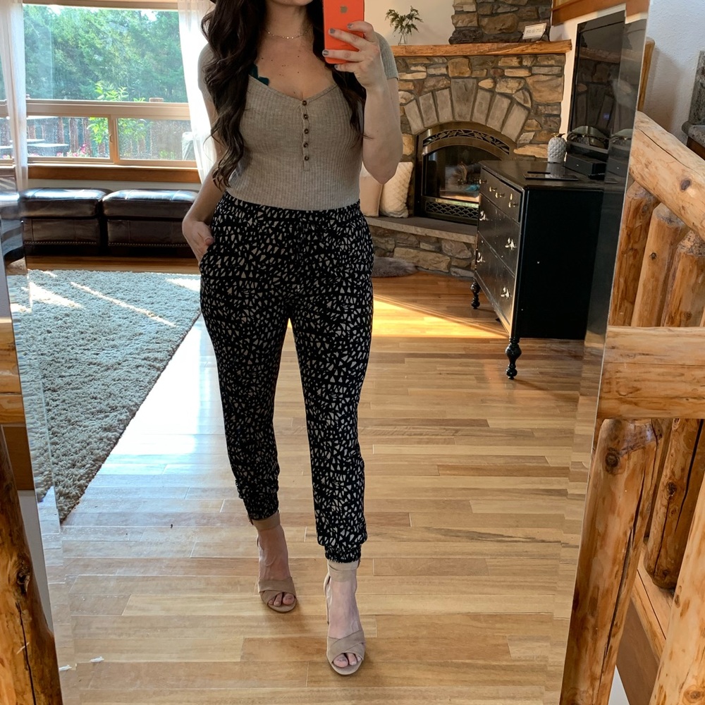 Veronica M joggers